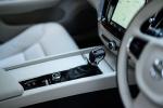 Volvo S60 T4 Momentum 2019 года (JP)